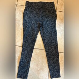 Loft Black & Gray Leopard Print Leggings. Size: Petite Small